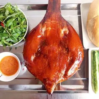 Hình ảnh vịt quay da giòn 1 con + 10 banh bao,