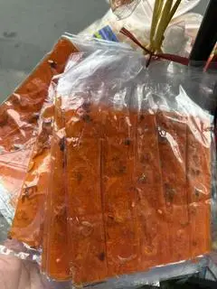 Hình ảnh Bánh Tráng Đỏ Cuốn Tôm Hành 