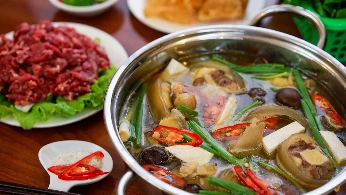 Hình ảnh Lẩu bò thập cẩm size lớn