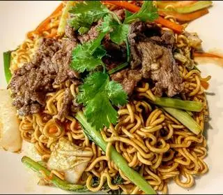 Hình ảnh Mì Xào Bò Sốt Gia Truyền (Phần Lớn)