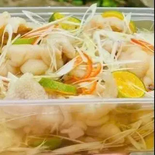 Hình ảnh chân gà rút xương ngâm sả tắc size khổng lồ siêu ngon