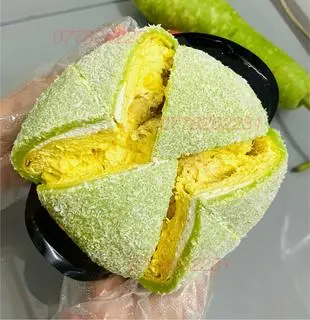 Hình ảnh BÁNH PHÚ SỸ LÁ DỨA 14CM