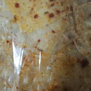 Hình ảnh Bánh tráng bò tỏi chua cay 100g