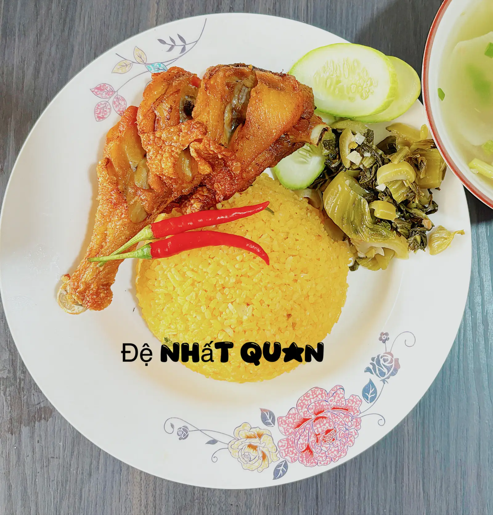 Hình ảnh Cơm đùi gà xối mỡ