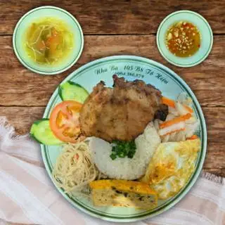 Hình ảnh Cơm sườn cotlet đầy đủ