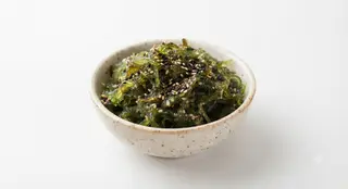 Hình ảnh Rong biển trộn mè