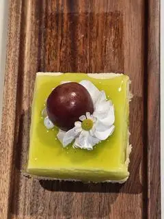 Hình ảnh Tiramisu nho kiwi