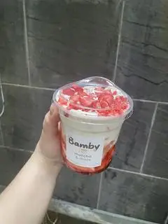 Hình ảnh Strawberry Milk Cloud