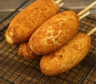 Hình ảnh Hotdog xúc xích phomai Hàn Quốc (1 cây)