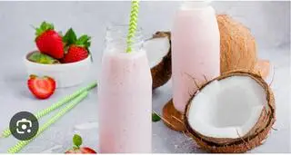 Hình ảnh Sinh tố dâu mix dừa non