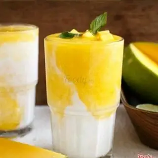 Hình ảnh Sinh tố xoài mix sữa chua