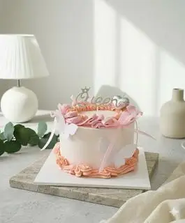 Hình ảnh Bánh kem Nữ hoàng ngọt ngào (15cm)