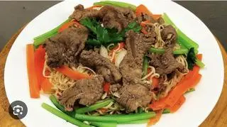 Hình ảnh Mì gói xào thịt bò
