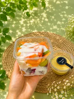 Hình ảnh Hoa quả dầm sốt chanh leo