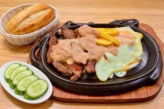 Hình ảnh Bánh mì bò sốt kem nấm