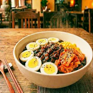 Hình ảnh Mì tương đen thịt bò + trứng gà Jajangmyeon 