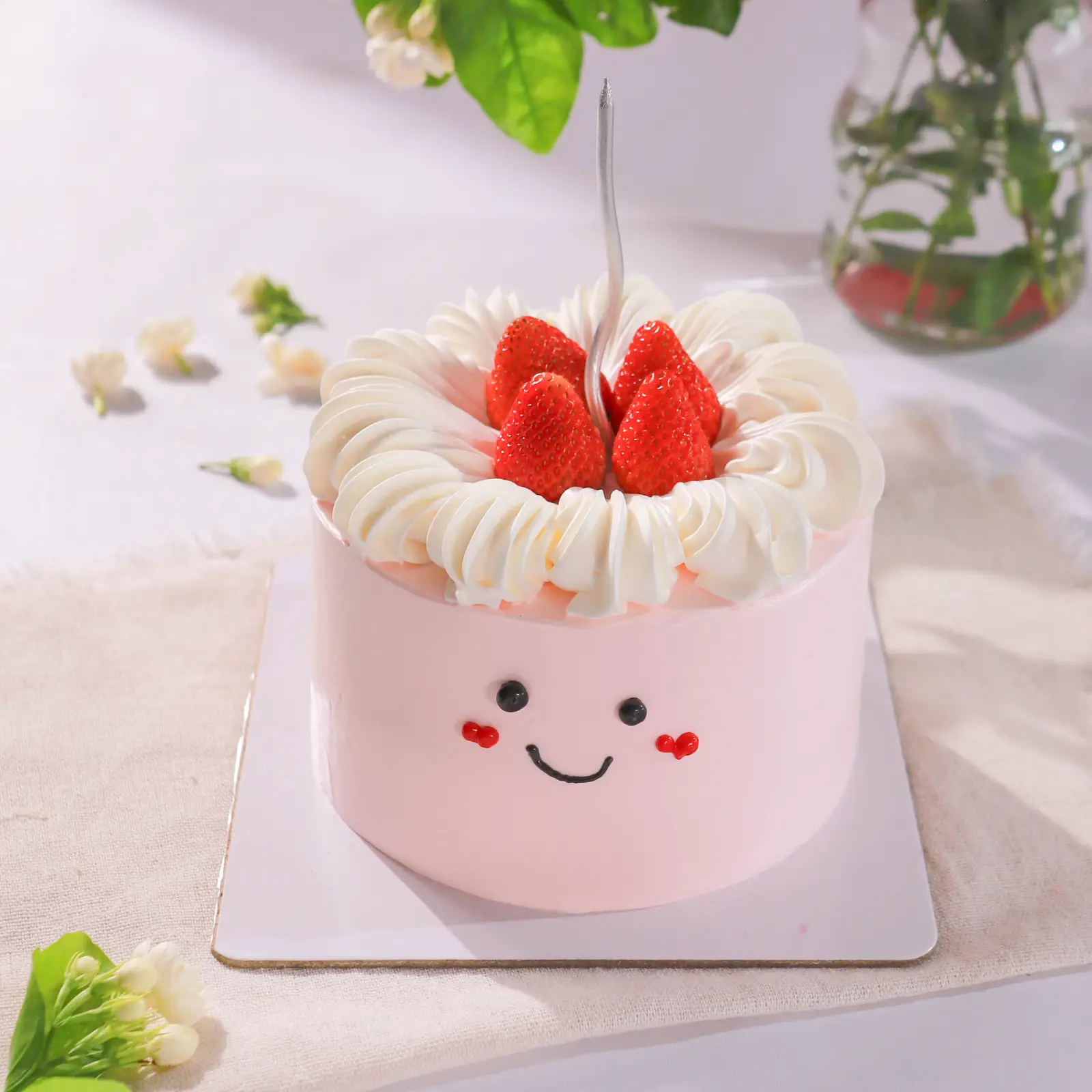 Hình ảnh Bánh Kem Mini Mặt Má Tim Đáng Yêu - Size 12cm