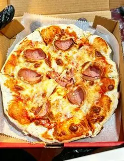 Hình ảnh Pizza xúc xích