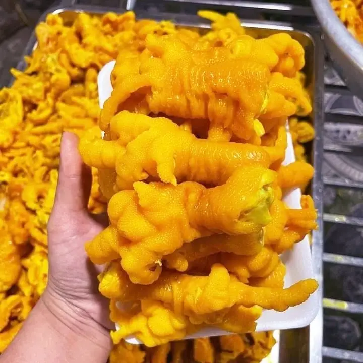 Hình ảnh Chân Gà Ủ Muối Rút Xương (Hộp 10 Chân)