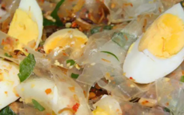 Hình ảnh Bánh Tráng Trộn Ăn Vặt Cô Bông - Huỳnh Tấn Phát
