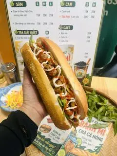 Hình ảnh Bánh mì chả cá sợi Bà Nữ