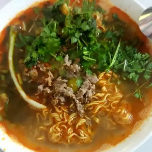 Hình ảnh Mỳ bò sa tế chua ngọt