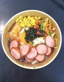 Hình ảnh Cơm Trộn Xúc Xích