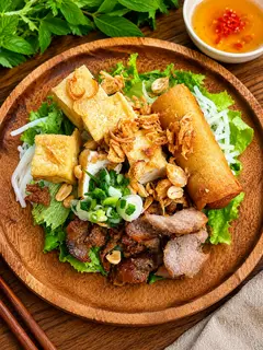 Hình ảnh bún thịt nướng phiên bản quán