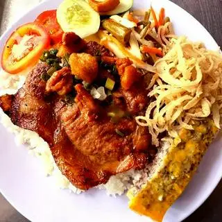 Hình ảnh Cơm tấm sườn bì chả