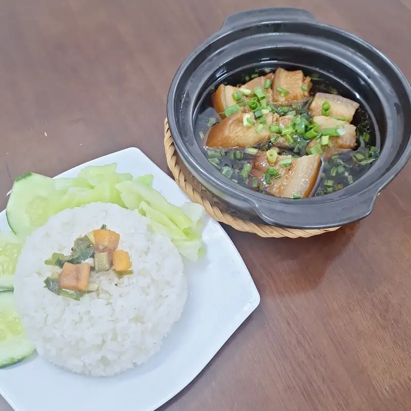 Hình ảnh Cơm thịt kho tàu