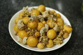 Hình ảnh Lòng Gà Trứng Non