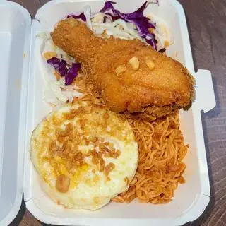 Hình ảnh Mì trộn đùi gà trứng