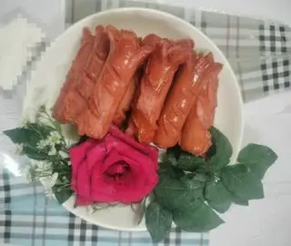 Hình ảnh xúc xích lắc phô mai