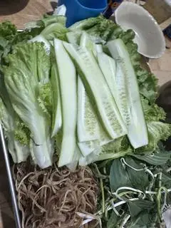 Hình ảnh cơm chả cá sườn non