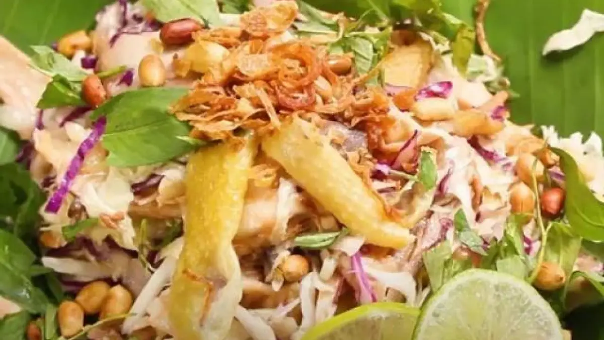 Hình ảnh Gà ta nguyên con xé phay trôn gỏi(combo cháo+ gỏi)