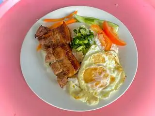 Hình ảnh Cơm tấm Ba rọi Trứng