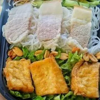 Hình ảnh bún đậu hũ + thit luộc rau sống nước tương 