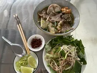Hình ảnh Bún bò đặc biệt
