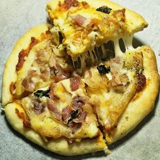 Hình ảnh Pizza thịt xông khói