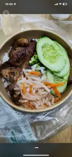 Hình ảnh Cơm Tấm Sườn + Trà Dâu Nam Mỹ Chanh Vàng