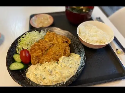 Hình ảnh Cơm Gà Chiên chấm sốt trứng ( gà chiên naban)