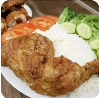 Hình ảnh Cơm chiên đùi gà quay