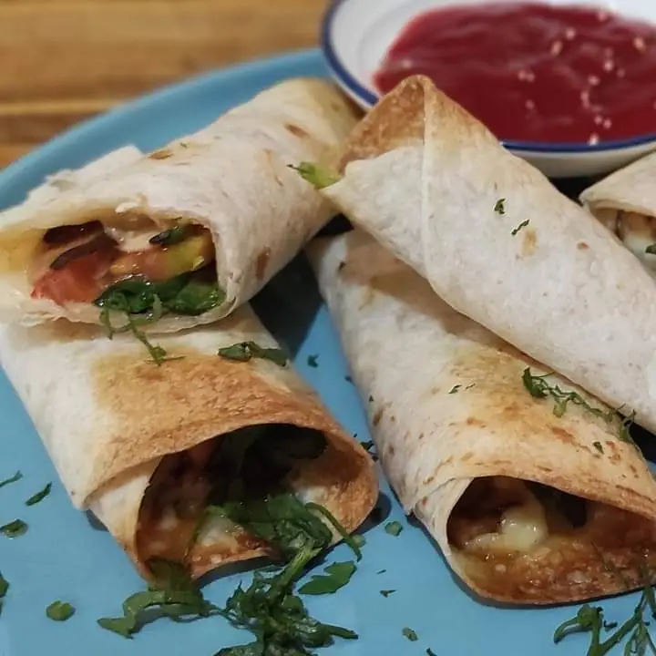 Hình ảnh N2 . Cheesy mushroom baked flautas