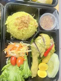 Hình ảnh Cơm đùi gà luộc