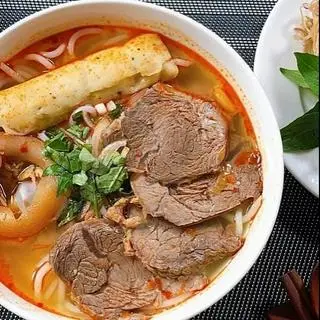 Hình ảnh Bún bò giò+gân+thịt+bò viên