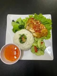 Hình ảnh Cơm Tấm Gà Trứng