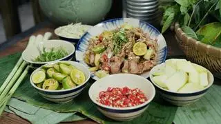 Hình ảnh Chân gà sốt cay (hộp lớn)