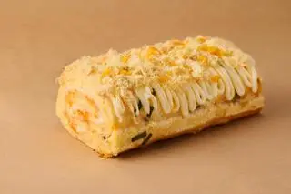 Hình ảnh cuộn Bông lan trứng muối