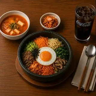 Hình ảnh Cơm Trộn Bibimbap + Canh kim chi + đồ uống