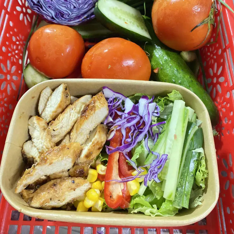 Hình ảnh Salad gà áp chảo